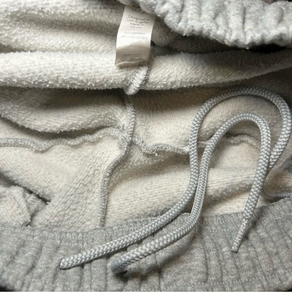 Alo Yoga Accolade Shorts Athletic Heather Grey Size Small - Picture 7 of 8